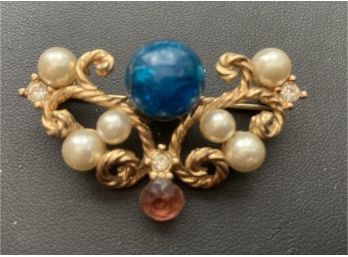 Vintage Marvella RED WHITE And BLUE With Pearls(?) Pretty Pendant