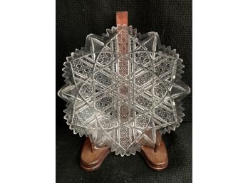 Snowflake Shaped Circular Cut Glass Plate/dish