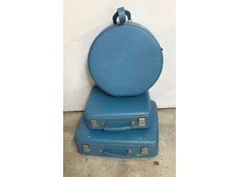 Vintage 3 Piece Suitcase Set By 'Oshkosh' In Blue