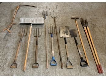 Assorted Yard Tool Lot #2