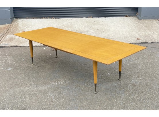 Mid Century Coffee Table With Metal Feet
