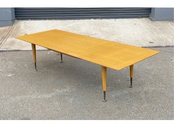 Mid Century Coffee Table With Metal Feet