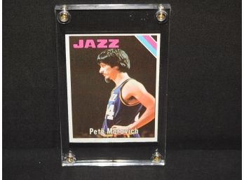 1975 Topps HOFer Pistol Pete Maravich Basketball Card