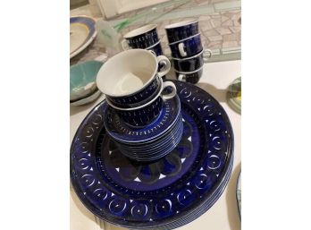 25 Pc Plate And Cup Set Pretty Dark Blue/Black