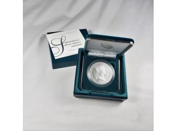 New From Mint  .999  Silver Medal In Mint Case And Certificate Of George Washington