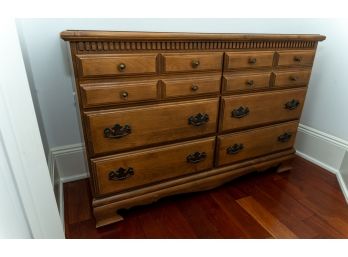 Vintage 6 Drawer Wooden Dresser W Carved Details And Metal Drawer Pulls & Knobs
