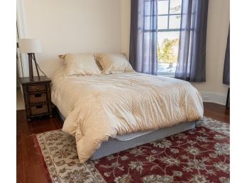 Ralph Lauren Comforter & Matching Shams In Large Floral And Leaf Design