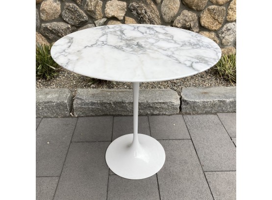Saarinen Round Tulip Side Table With Carrara Marble Top