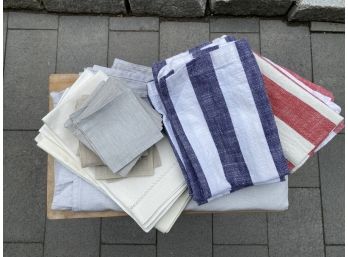 Nice Bundle Of Table And Kitchen Linens In Various Colors