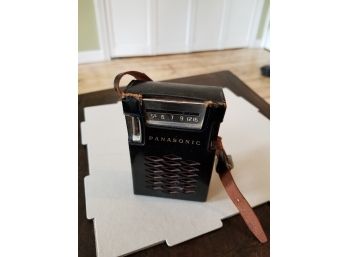 Vintage Panasonic Transistor Radio In Leather Case With Carry Strap In Excellent Original Condition.