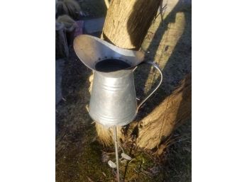 Sturdy 34' Tall Watering Can / Lawn Ornament Or Flower Pot In Excellent Condition