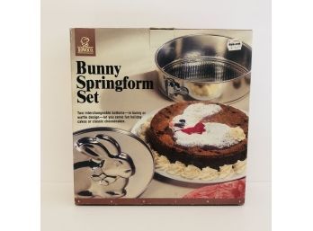 Springform Pan With Holiday Theme Inserts
