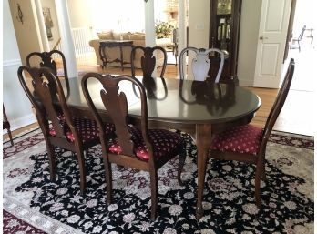Queen Anne Style Dining Table With 8 Chairs And Two Extra Leaf Extensions