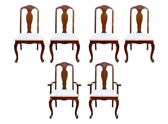 A Set Of 6 Queen Anne Style Dining Chairs