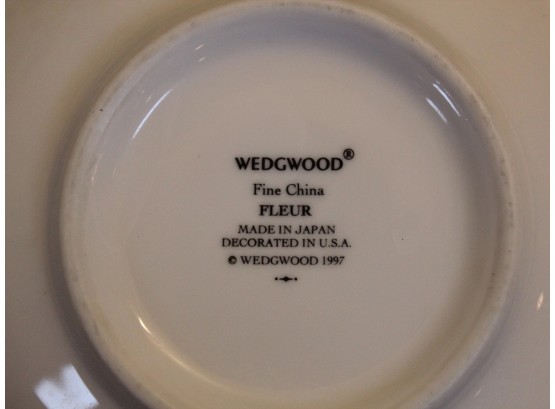 19-Piece China Service By Wedgwood 'Fleur' Pattern