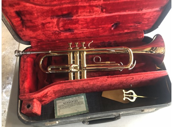 Original Buescher Aristocrat Trumpet 1963  Brass 390225 W/ Bach 7c Mouthpiece In Very Good Playing Condition
