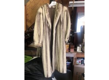 Vintage Made In Greece Grey Fox/Wolf/CoyoteMinkRacoon Full Length Woman's Medium Fur Coat