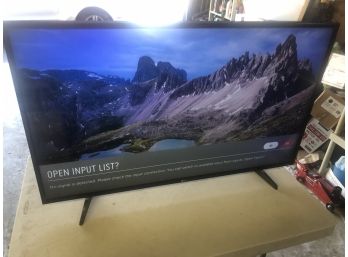 LG 49' Class 4K UHDTV (2160p) Smart LED-LCD TV (49UH6100) Retails For $575 Tested Works NO REMOTE
