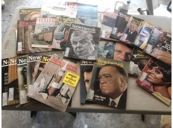 Original Vintage Lot Of 1960s NEWSWEEK & TIME Magazines In Very Good Condition