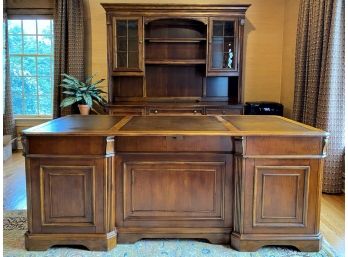 Hooker Furniture Solid Hardwood Double Pedestal Executive Desk With Leather Inlay And Greek Key Design Detail
