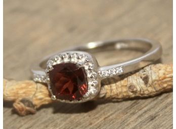 Natural Garnet And 925 Sterling Silver Ring - Size 9