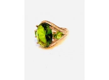 Fabulous Emerald Cocktil Ring - Size 6