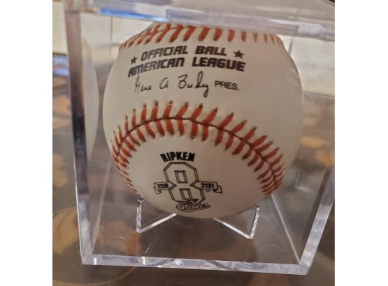 Cal Ripkin Official Baseball Commemorating His 2,131 Game Streak. Baltimore Orioles.  Protective Plastic Case