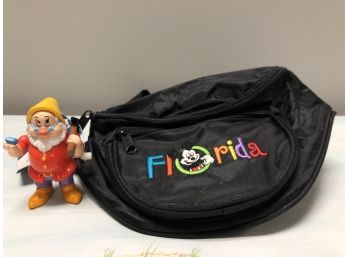 Lovely Disney Florida Childs Fanny Pack With Bonus Dwarf Doc Wind Up Action Motion Play Figurine