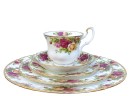 Royal Albert Old Country Roses 1962 Bone China Set For Eight (8)