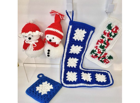 Vintage Handmade Crochet Mr. & Mrs. Snowman 7' -Handcrafted Crochet Stockings & Pot Holder Lot # 1