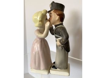 WEST POINT ACADEMY CADET AND HIS LADY KISSING /SALUTING SALT AND PEPPER SHAKERS
