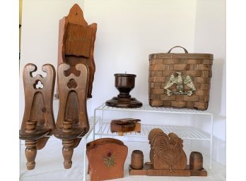 Vintage Wooden And Woven Kitchen And Home Decor Lot: The New England Clock Company, Basketville