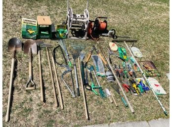 47 Piece Lot Of Gardening Tools And Implements Including A Very Unique All Metal Rake, Suncast Hose Reel