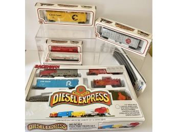 Bachmann Diesel Express HO Electric Set EUC- 4 Extra Trains - 2 Extra Track Sets In Package Working!