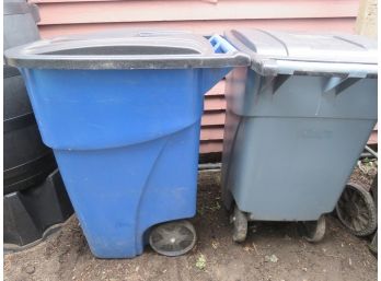 2 Large Heavy Duty Rubbermaid Barrels With Covers