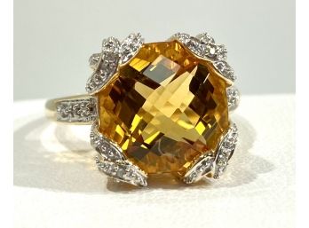 Spectacular 14 K Yellow Gold , Citrine & Diamond Ring