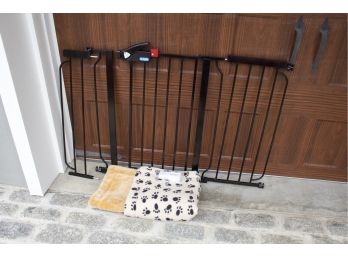 Easy Step Gate With Extenders, Dog Matt And Bark Off