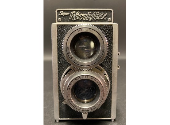 Vintage Mid-1950s Super RicohFlex Twin-Lens Reflex Box Camera