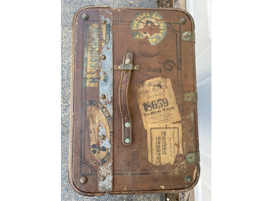 Awesome Vintage Wooden Trunk With Great Travel Stickers