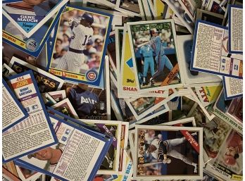 Over 1,000 Baseball Cards!