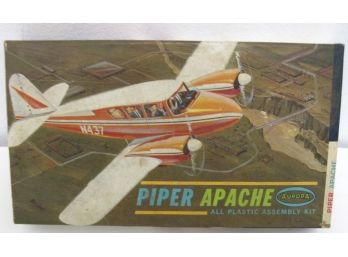 Vintage 1963 Aurora Piper Apache  Model Airplane 280 Never Built