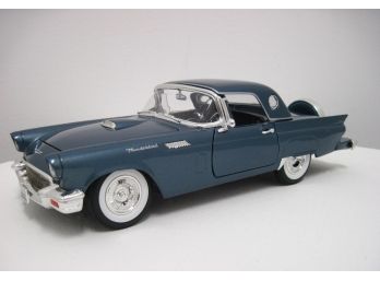 Road Signature 1957  Ford Thunderbird  1:18 Scale Diecast Mint In Display Case