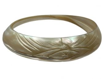 Vintage Carved Mother Of Pearl Whole Shell Slice Bangle