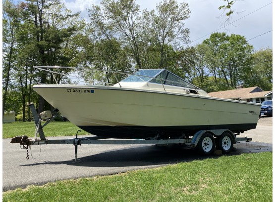 1979 - Tiara Pursuit 2500 - 1995 Mercruiser 5.7L Electronic Fuel Injected W/Alpha One Outdrive - Turn Key, Go.