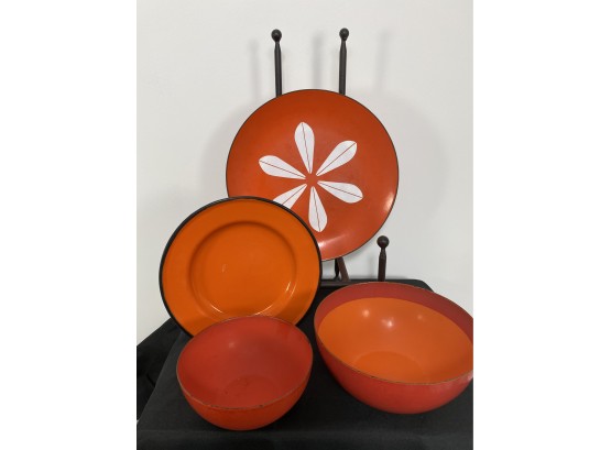 MCM Group Metal Orange/red Plates And Two Bowls