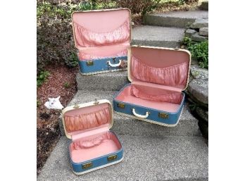 Lot Of 3 Vintage 50's Or 60's Era Blue With Pink Lining Ladies Travel Luggage Set