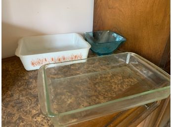 12 Pieces Of Bottom Shelf Of Bowls And Serveware