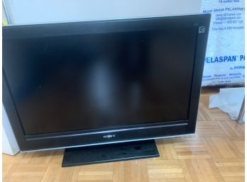 Sony 32 Inch Model KDL-32xBR4 (look At Pictures Closely)