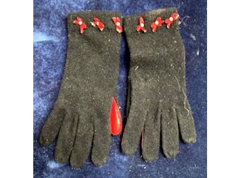 Wicked Cool Pair Of Ladies Gloves With Decoration
