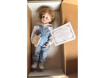 Boxed 'SUSAN WAKEEN' Doll With Certificate